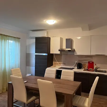 Peaceful Oasis With Sea View And Parking Spot Διαμέρισμα
